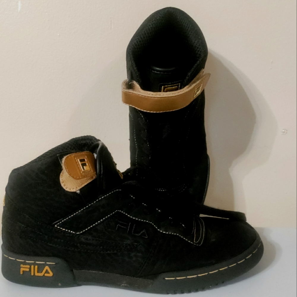 AUTHENTIC FILA Vulcanized-Matte Hi Top Black And Gold women size 8